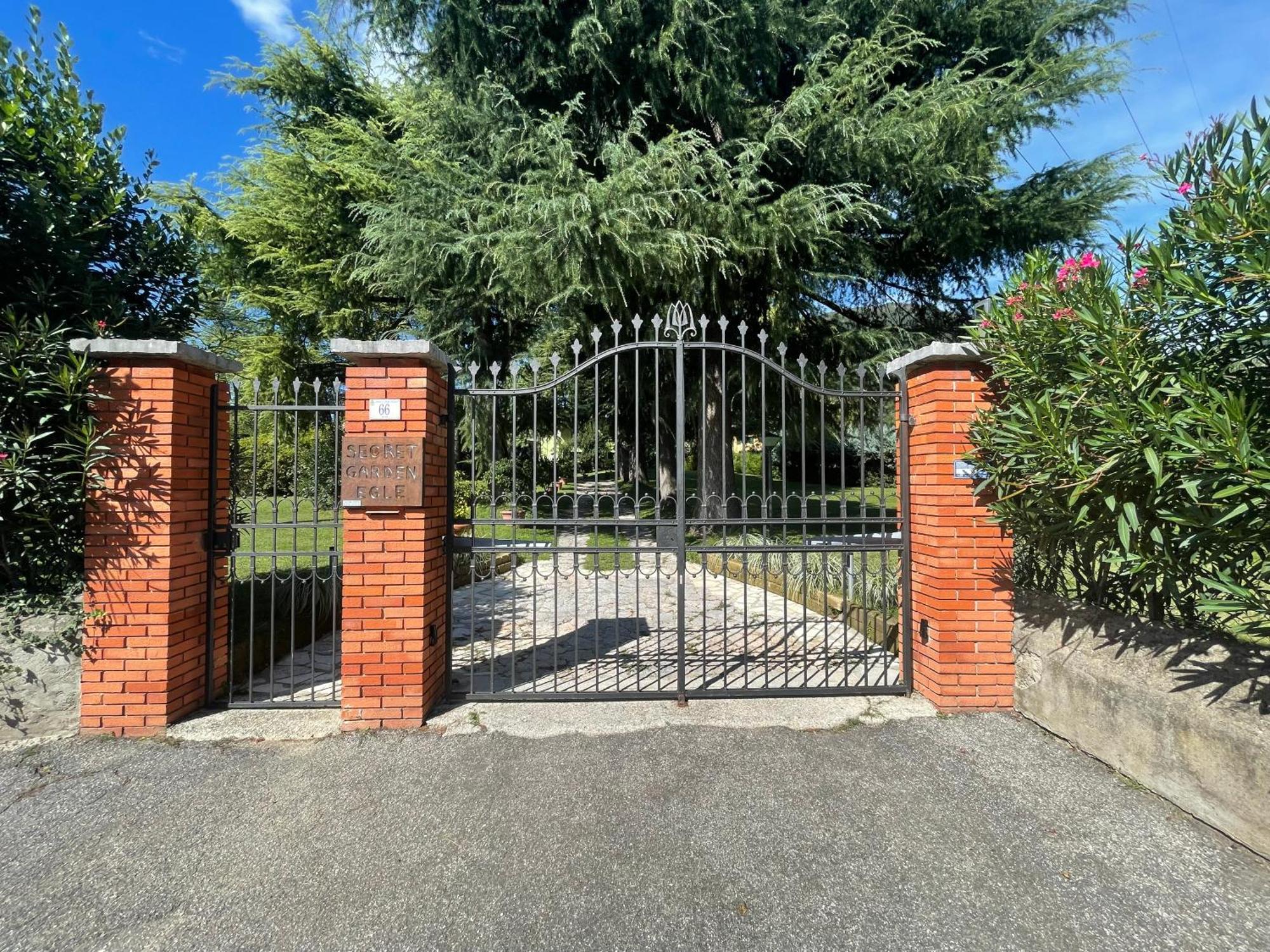 Villa Secret Garden Egle Caprino Veronese Exterior foto